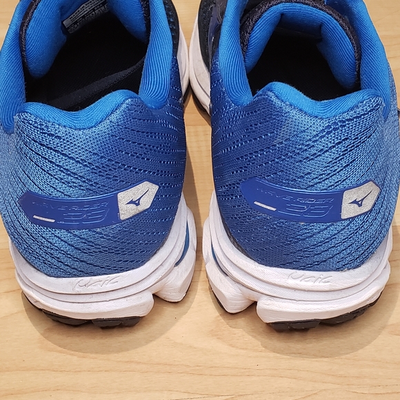 Mizuno Waverider 23 Running Shoes - Picture 6 of 6
